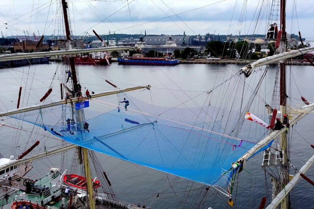 Red Bull Slackship IC2